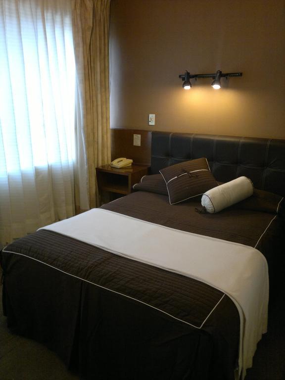 Hotel Flamingo Kristal Ирапуато Стая снимка