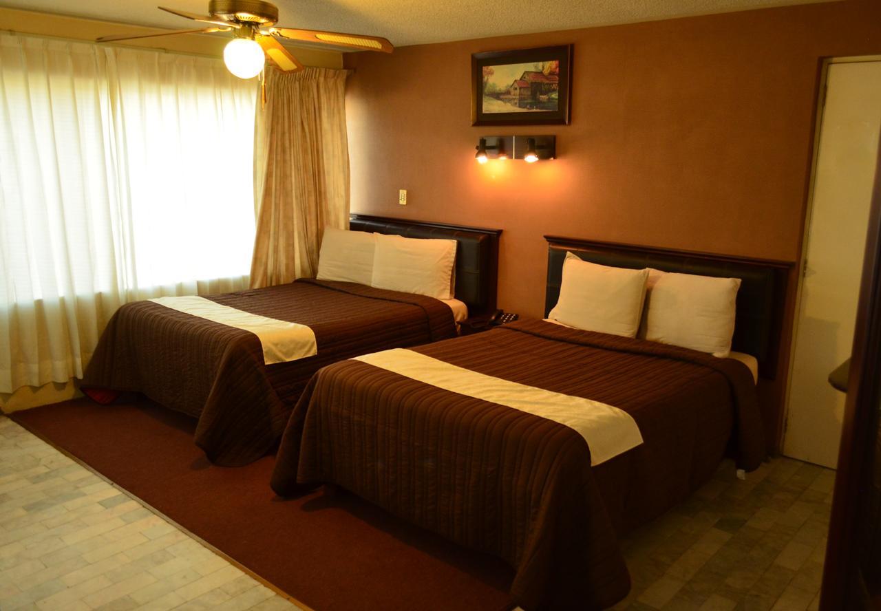 Hotel Flamingo Kristal Ирапуато Екстериор снимка