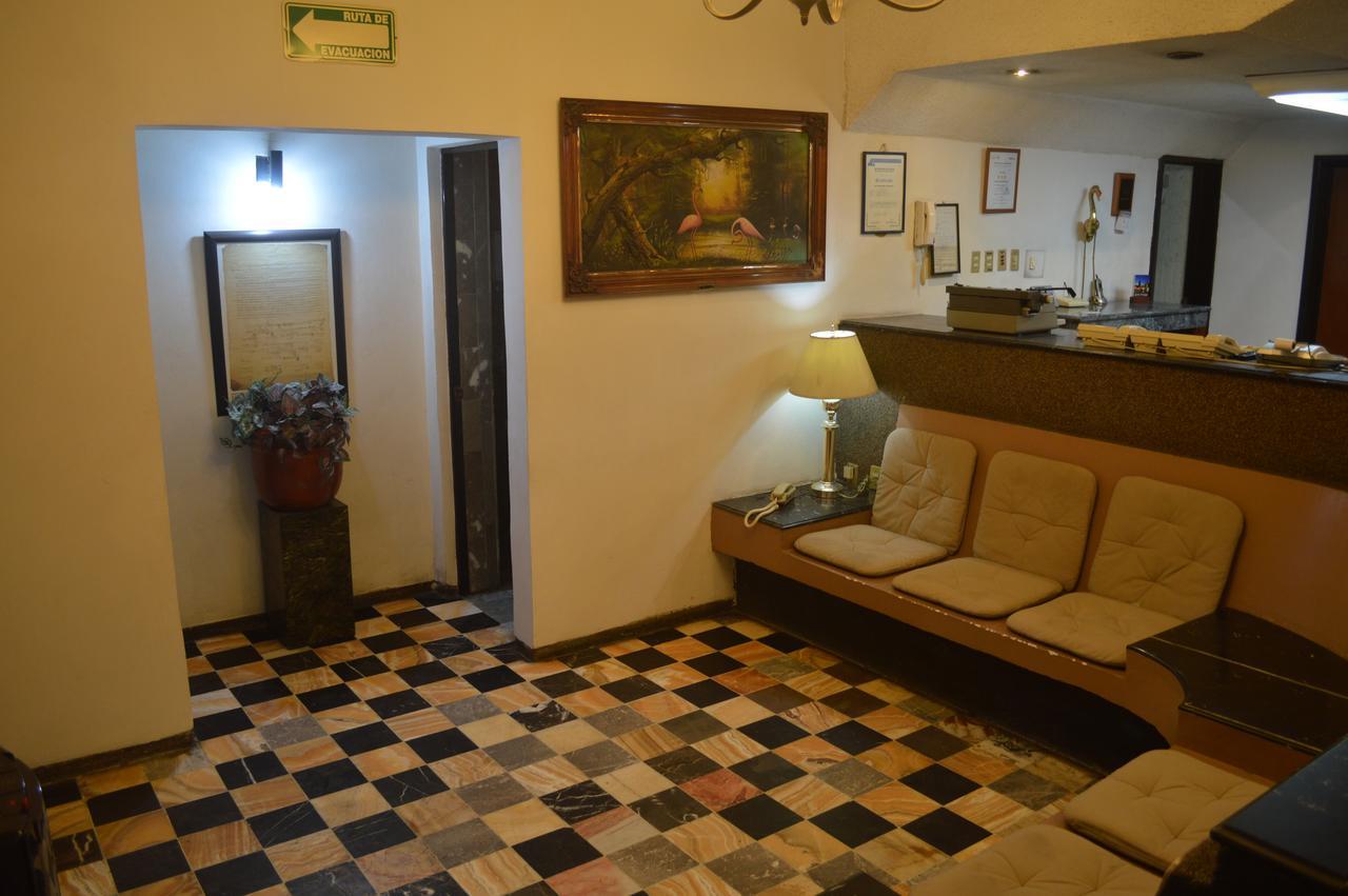 Hotel Flamingo Kristal Ирапуато Екстериор снимка