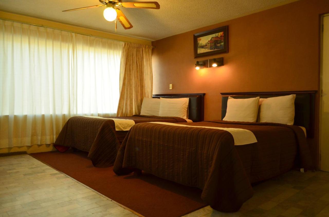 Hotel Flamingo Kristal Ирапуато Екстериор снимка